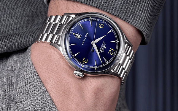 美度手表表壳有划痕怎么处理